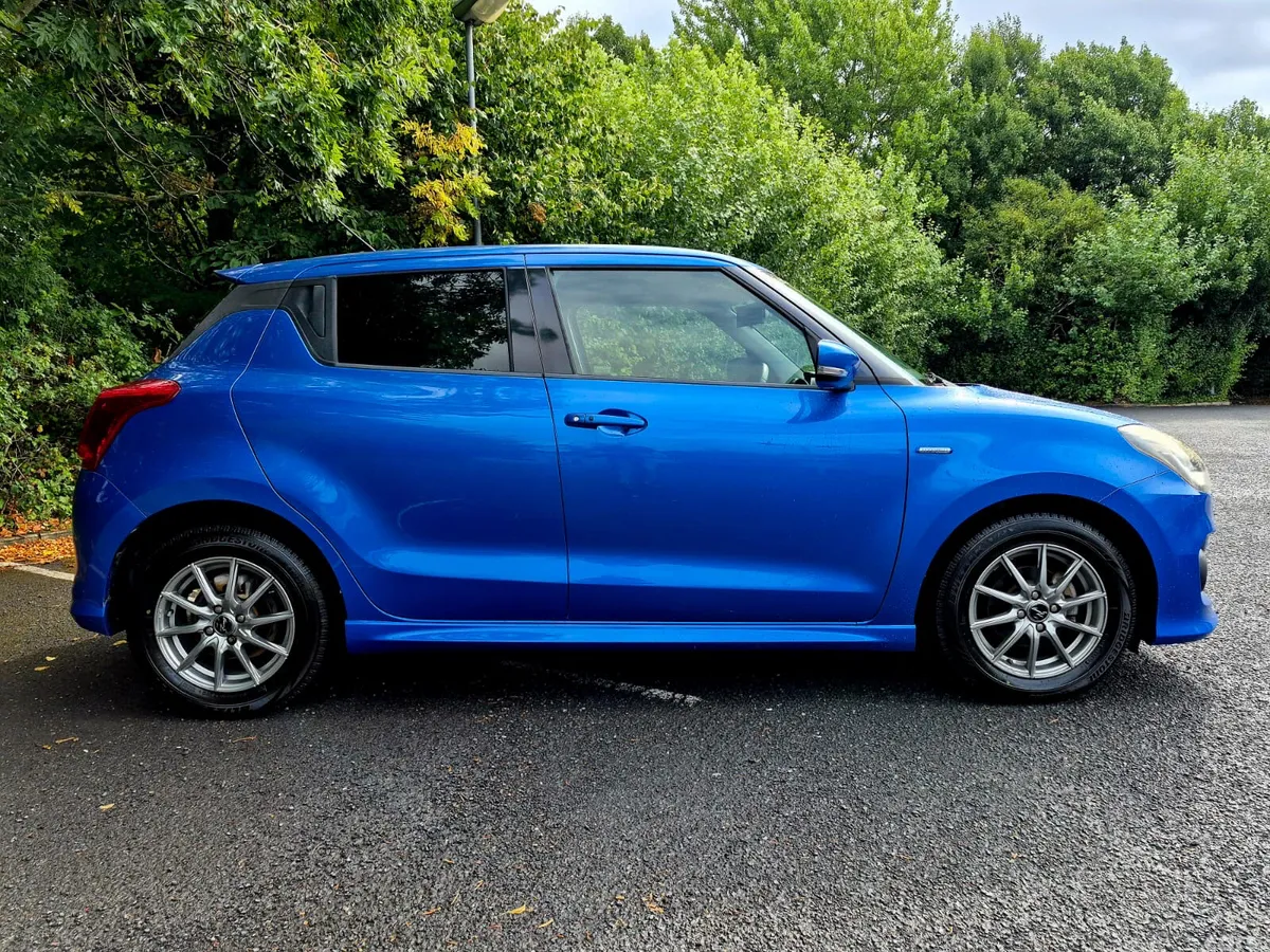 Suzuki Swift Hatchback, Petrol, 2017, Blue