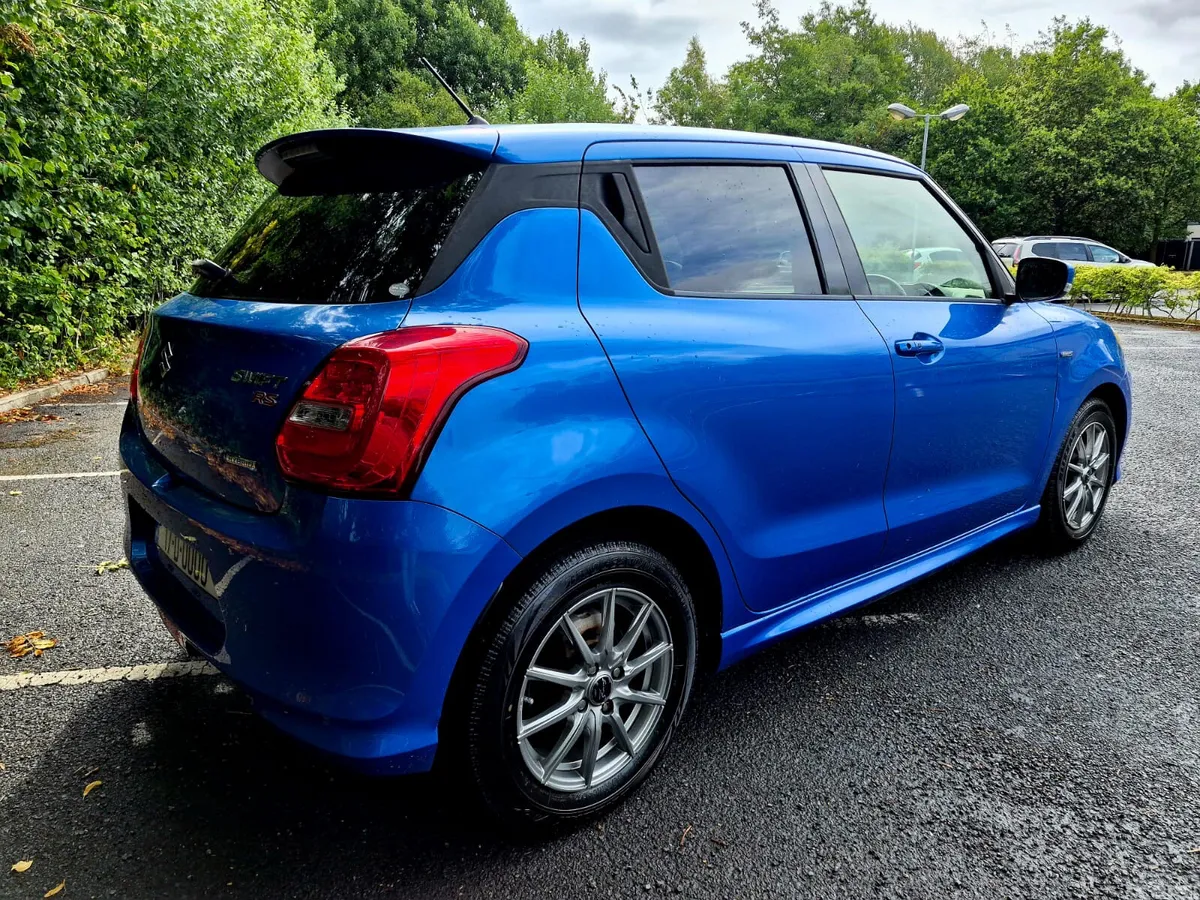 Suzuki Swift Hatchback, Petrol, 2017, Blue
