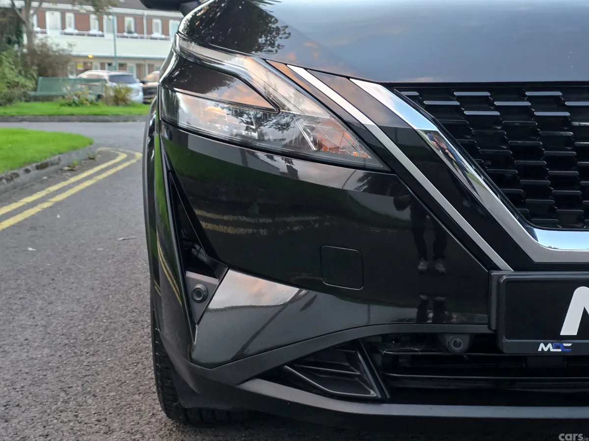 Nissan Qashqai MPV, Petrol, 2021, Black