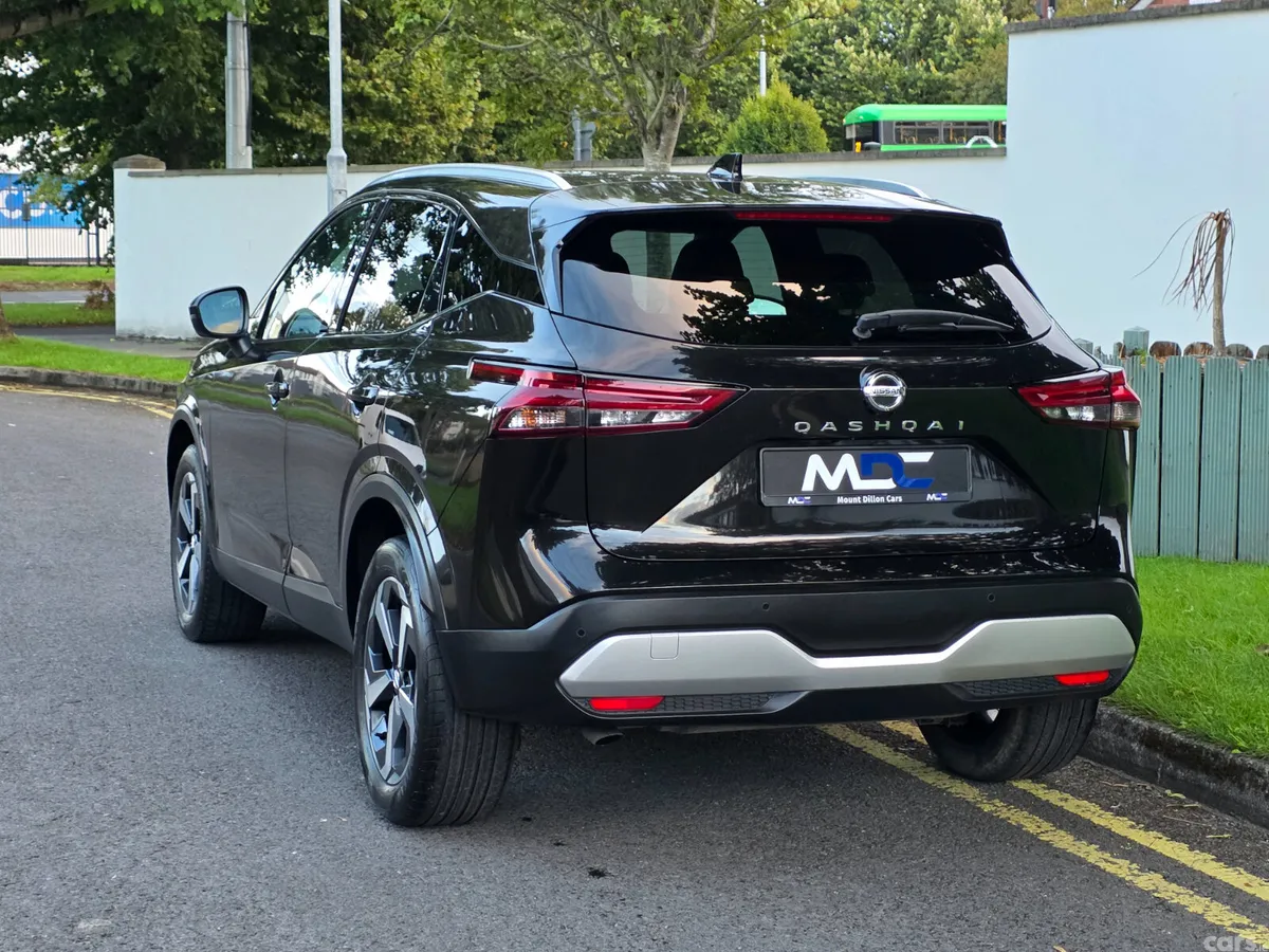 Nissan Qashqai MPV, Petrol, 2021, Black
