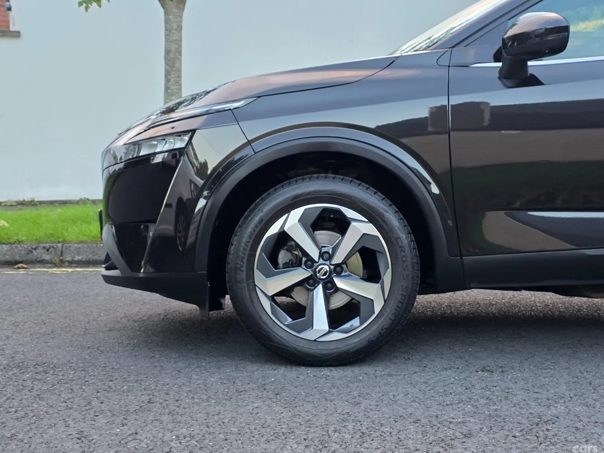 Nissan Qashqai MPV, Petrol, 2021, Black