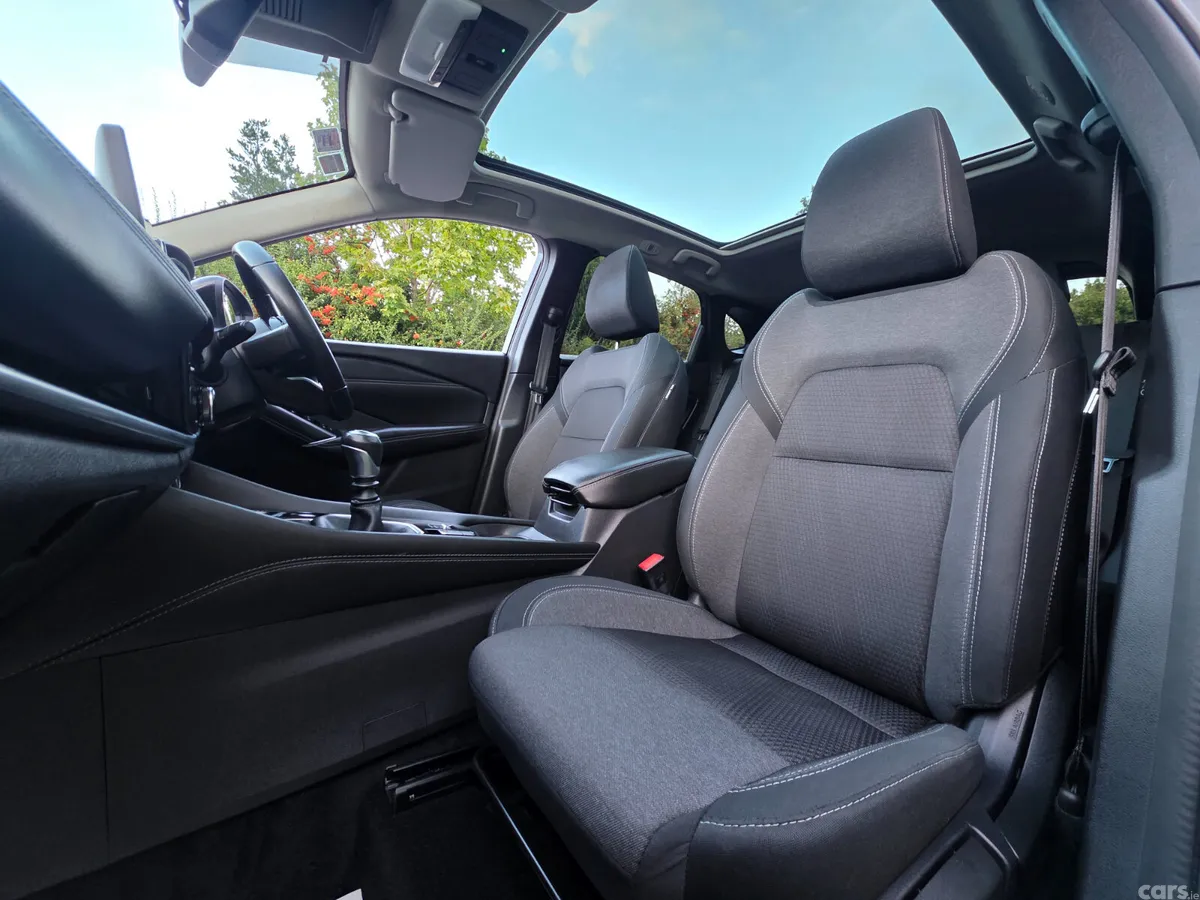 Nissan Qashqai MPV, Petrol, 2021, Black
