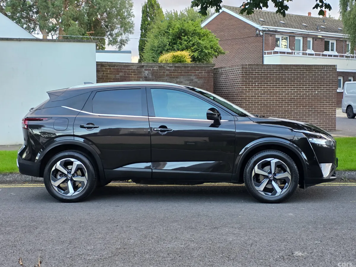 Nissan Qashqai MPV, Petrol, 2021, Black