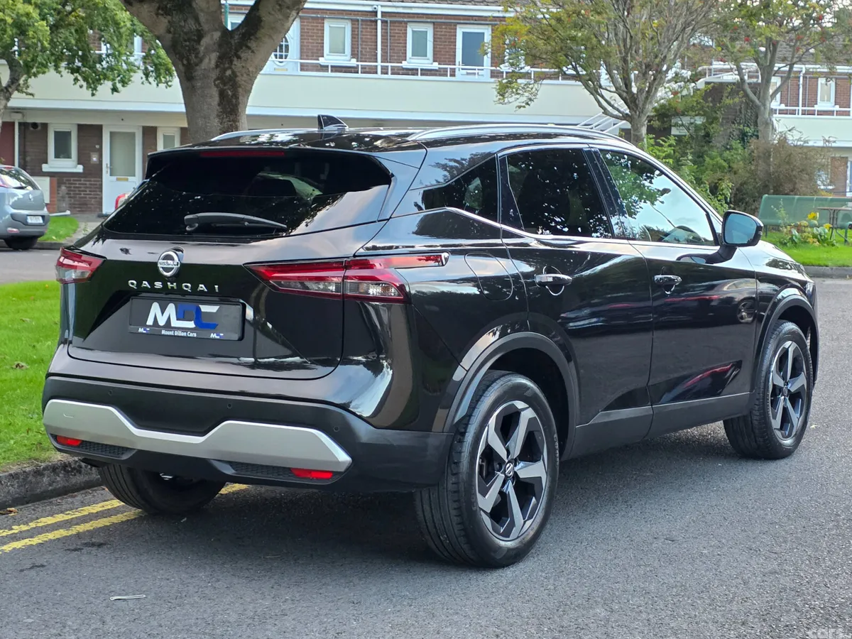 Nissan Qashqai MPV, Petrol, 2021, Black
