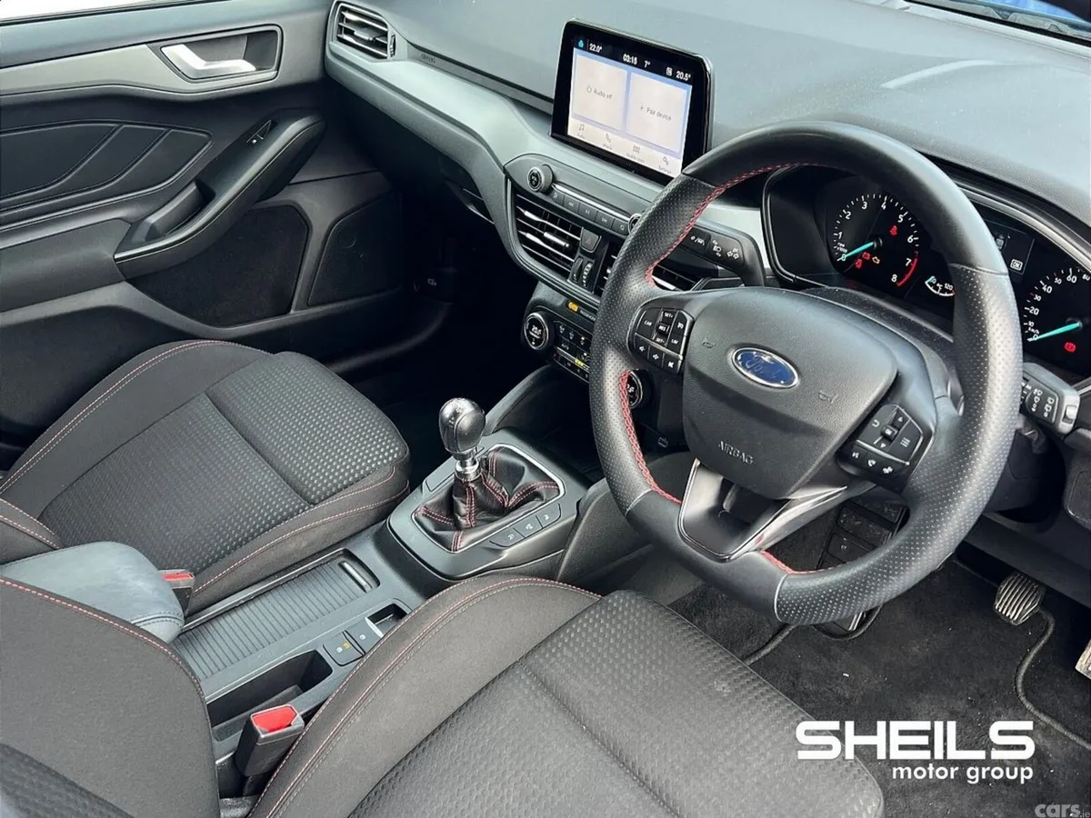 Ford Focus Hatchback, Petrol Hybrid, 2023, Blue