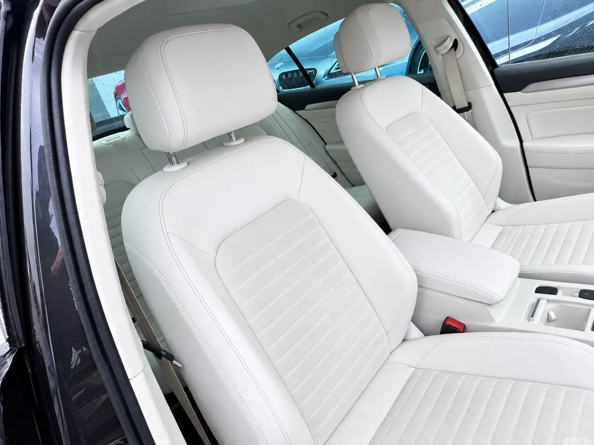 Volkswagen Passat Saloon, Diesel, 2018, Grey