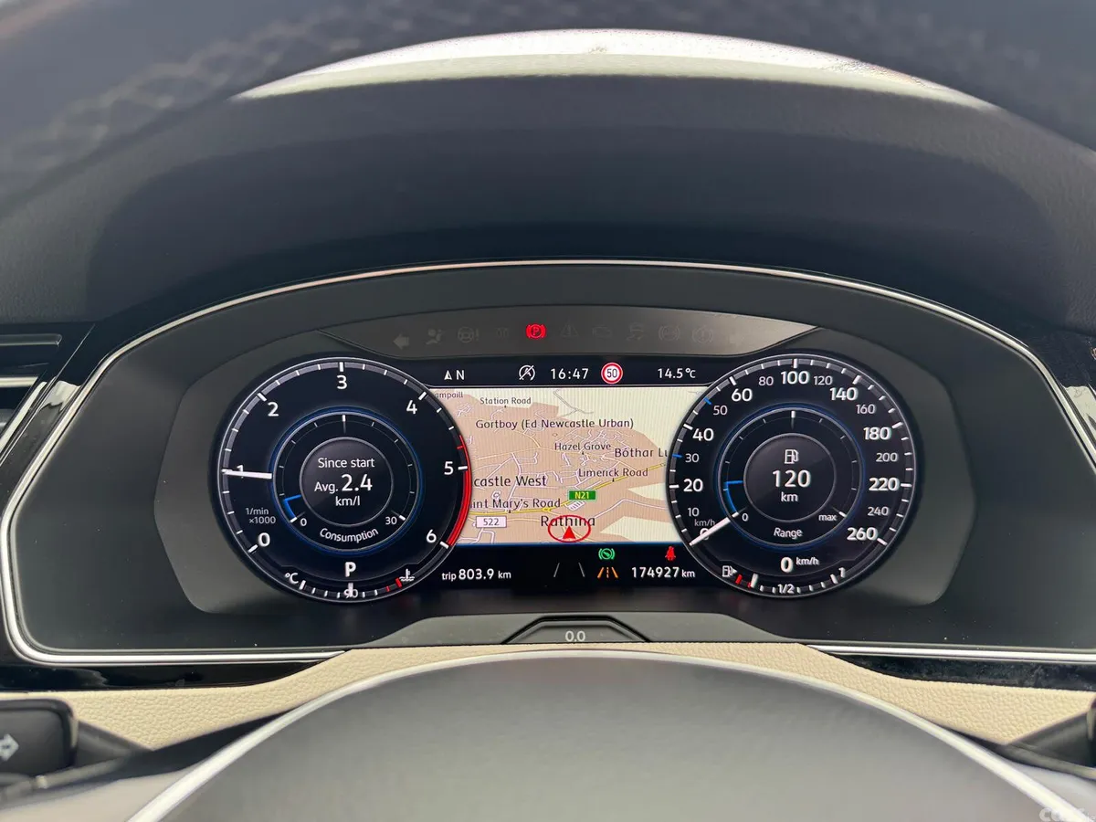 Volkswagen Passat Saloon, Diesel, 2018, Grey