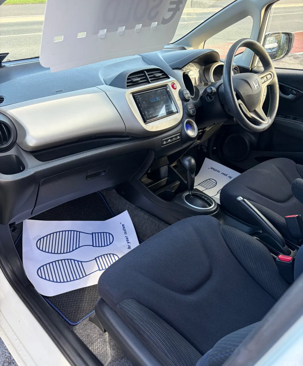 Honda Jazz Hatchback, Petrol Hybrid, 2013, White