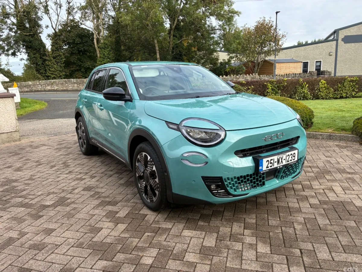 Fiat 600 Hatchback, Petrol, 2025, Blue
