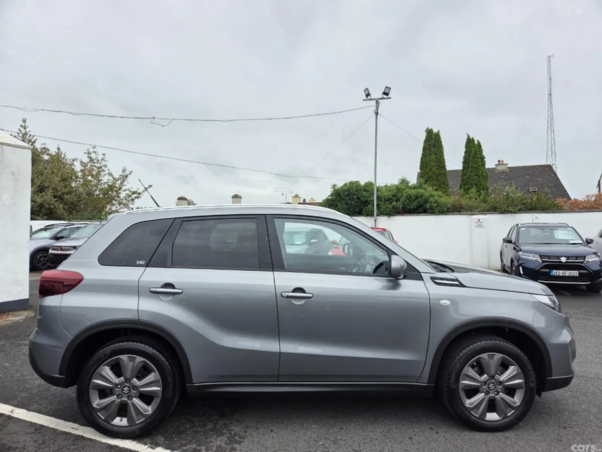 Suzuki Vitara SUV, Petrol, 2023, Grey