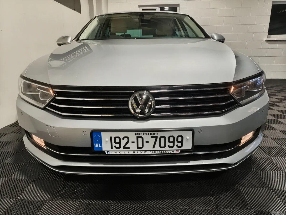 Volkswagen Passat Saloon, Diesel, 2019, Grey
