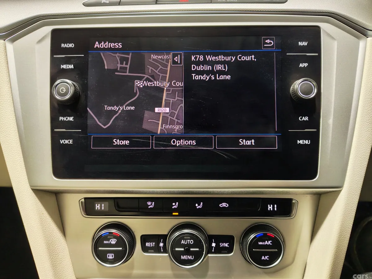 Volkswagen Passat Saloon, Diesel, 2019, Grey