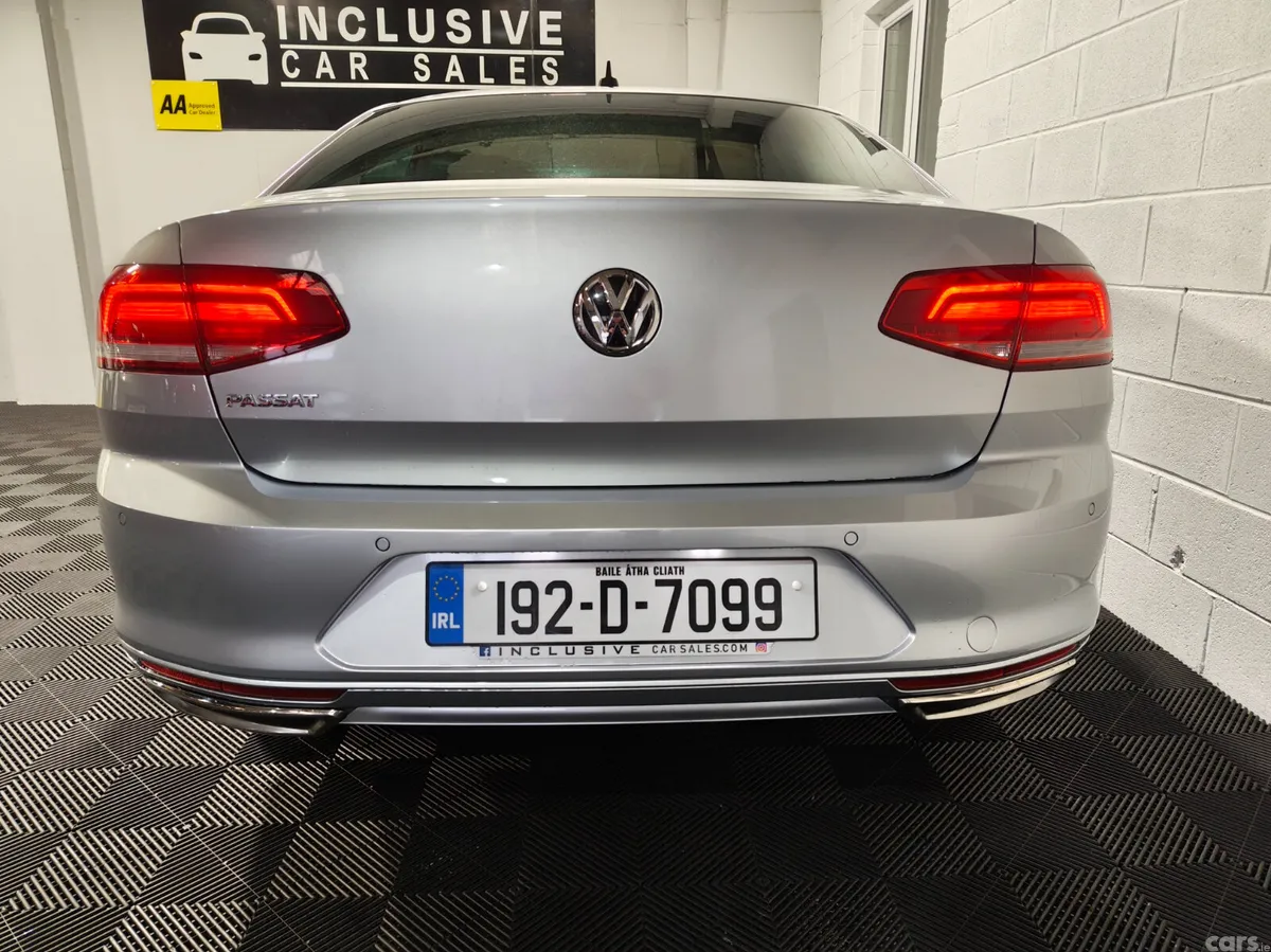 Volkswagen Passat Saloon, Diesel, 2019, Grey