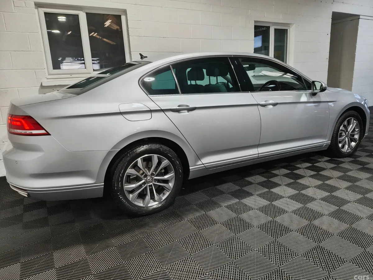 Volkswagen Passat Saloon, Diesel, 2019, Grey