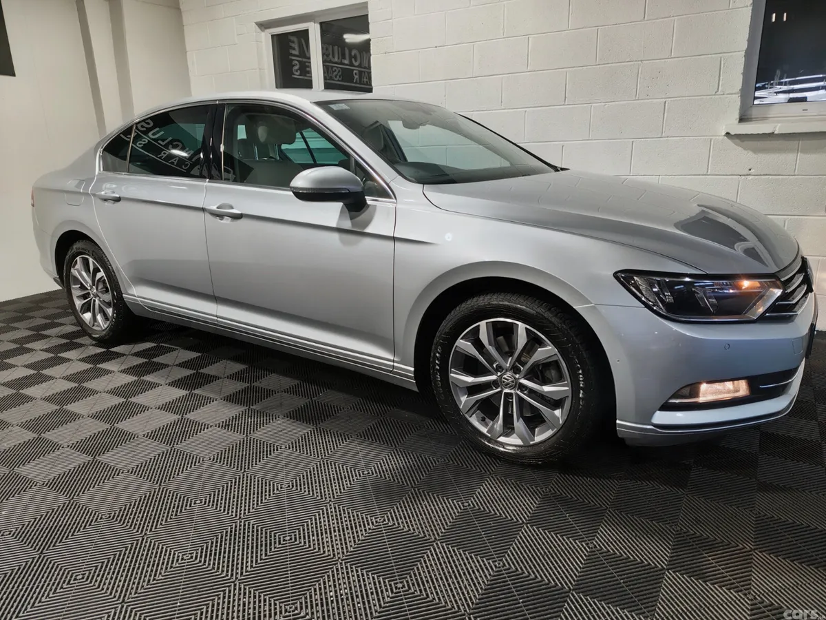 Volkswagen Passat Saloon, Diesel, 2019, Grey