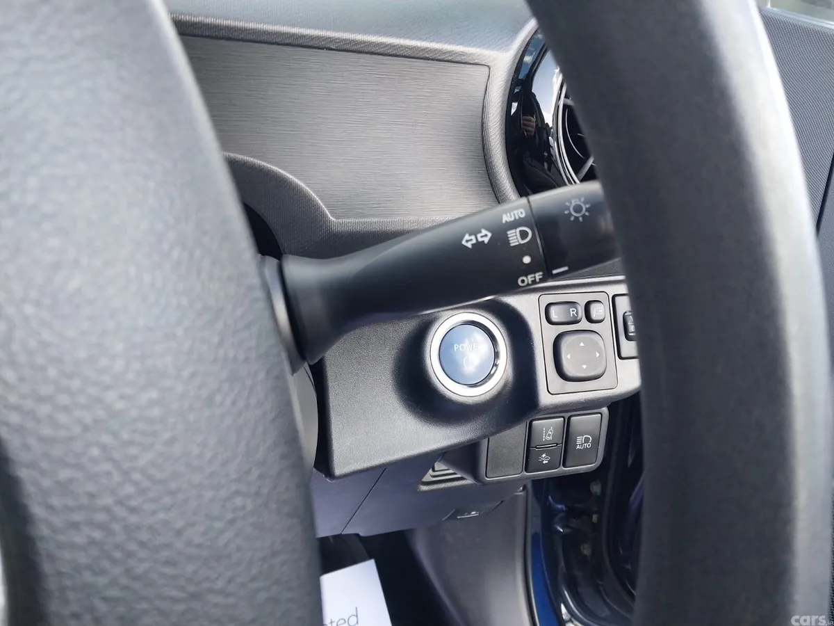 Toyota Aqua Hatchback, Petrol Hybrid, 2016, Blue