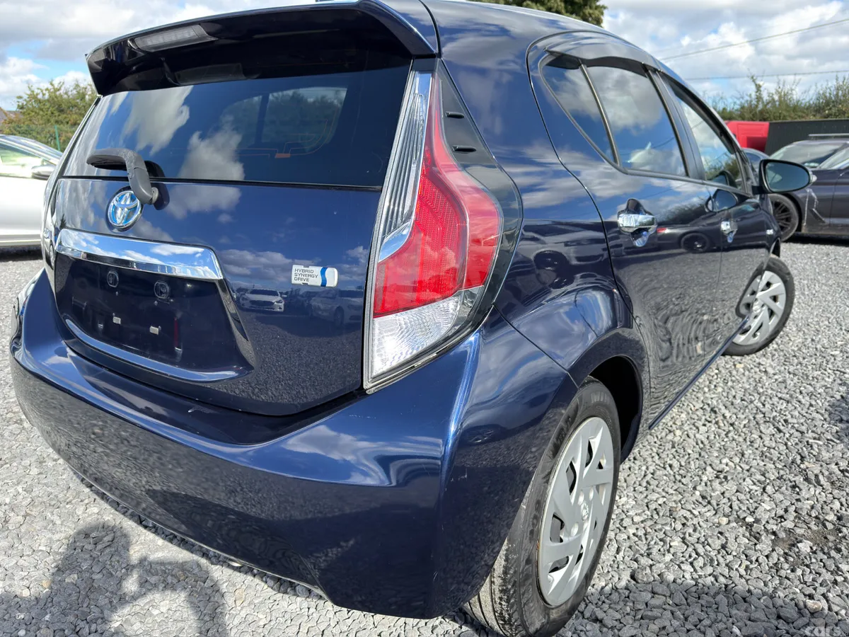 Toyota Aqua Hatchback, Petrol Hybrid, 2016, Blue