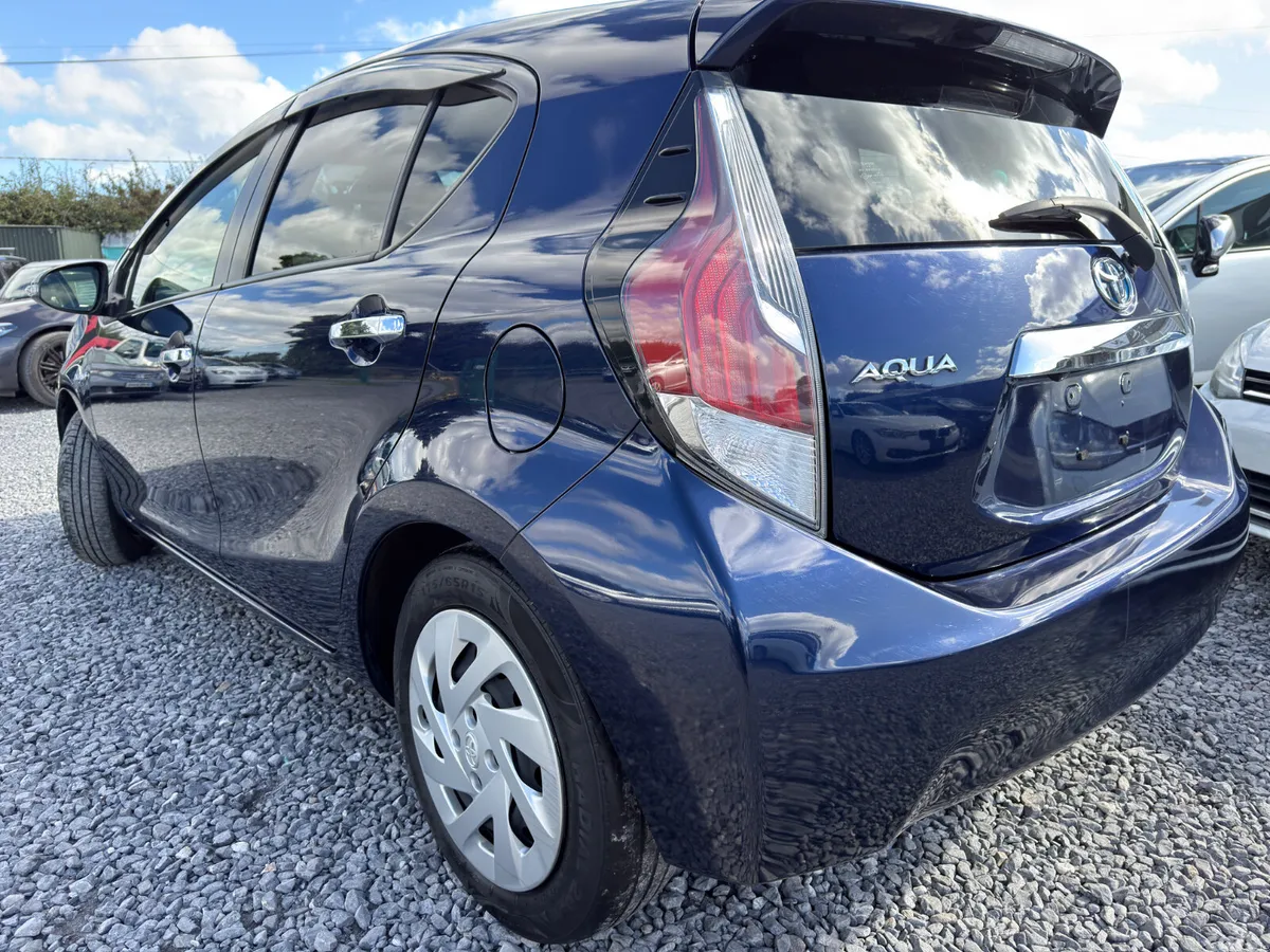 Toyota Aqua Hatchback, Petrol Hybrid, 2016, Blue