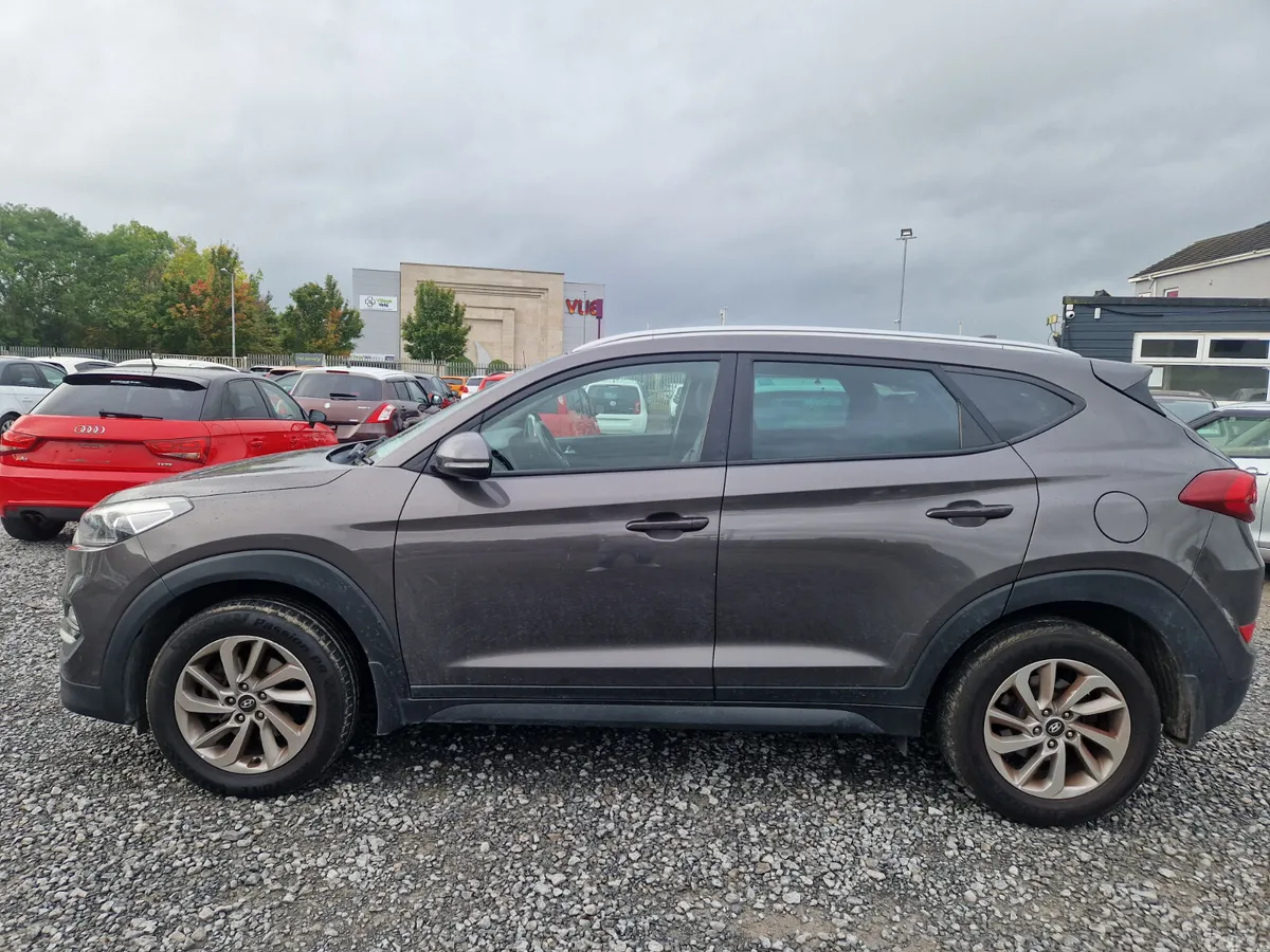 Hyundai Tucson SUV, Diesel, 2017, Brown