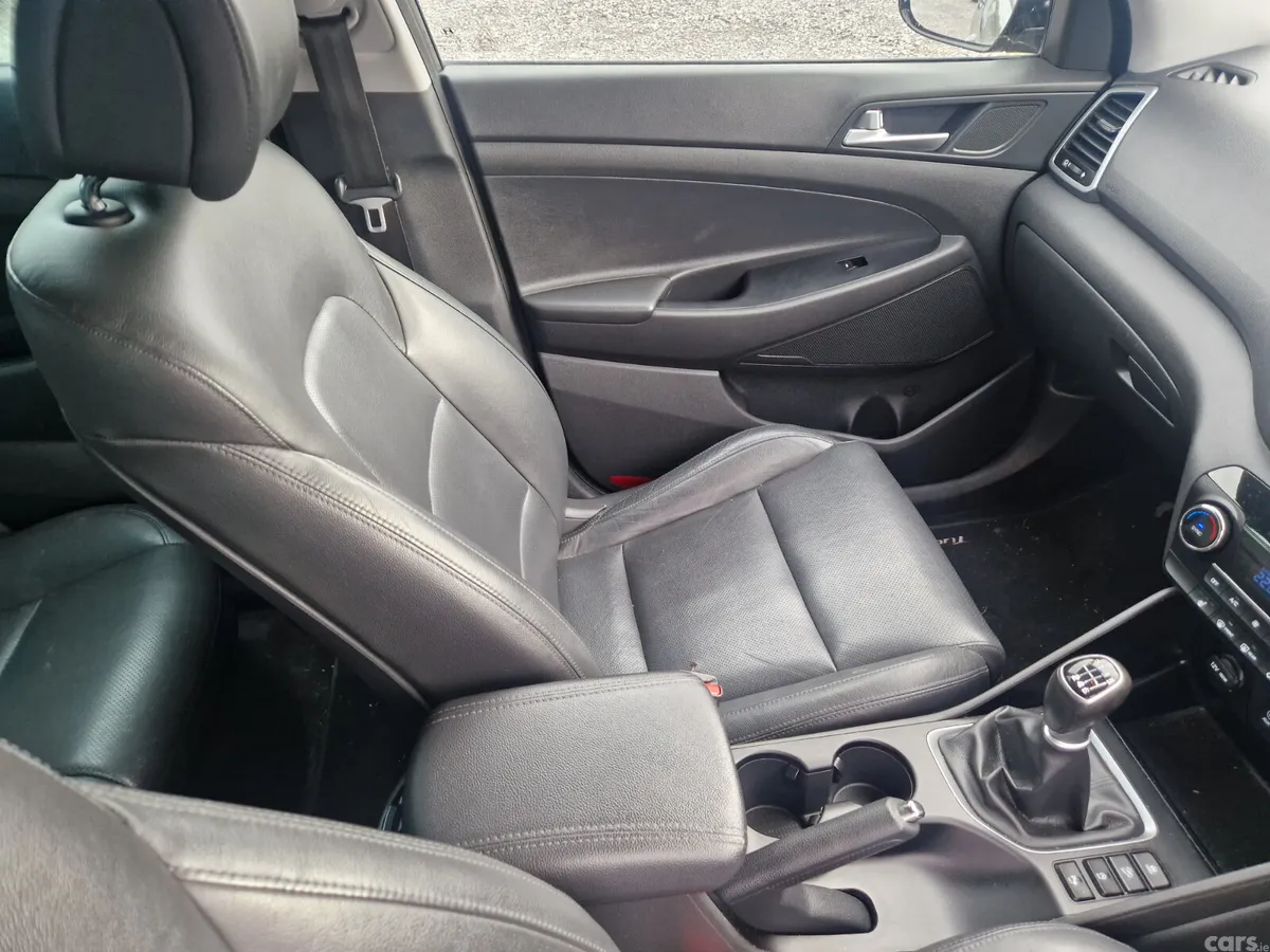 Hyundai Tucson SUV, Diesel, 2017, Brown