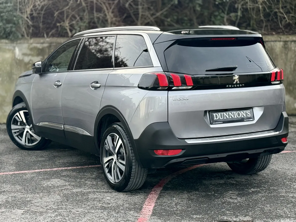 Peugeot 5008 MPV, Diesel, 2024, Grey