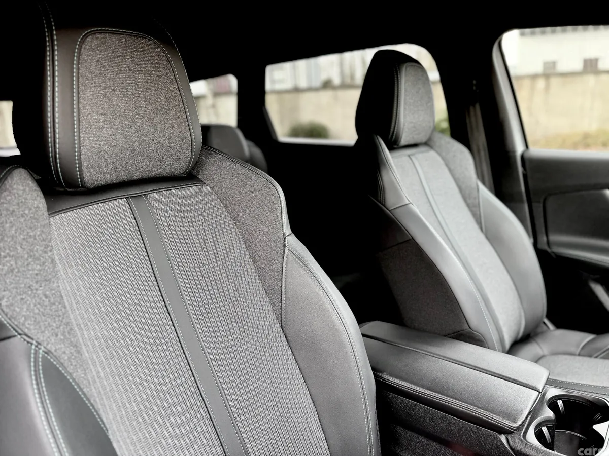 Peugeot 5008 MPV, Diesel, 2024, Grey