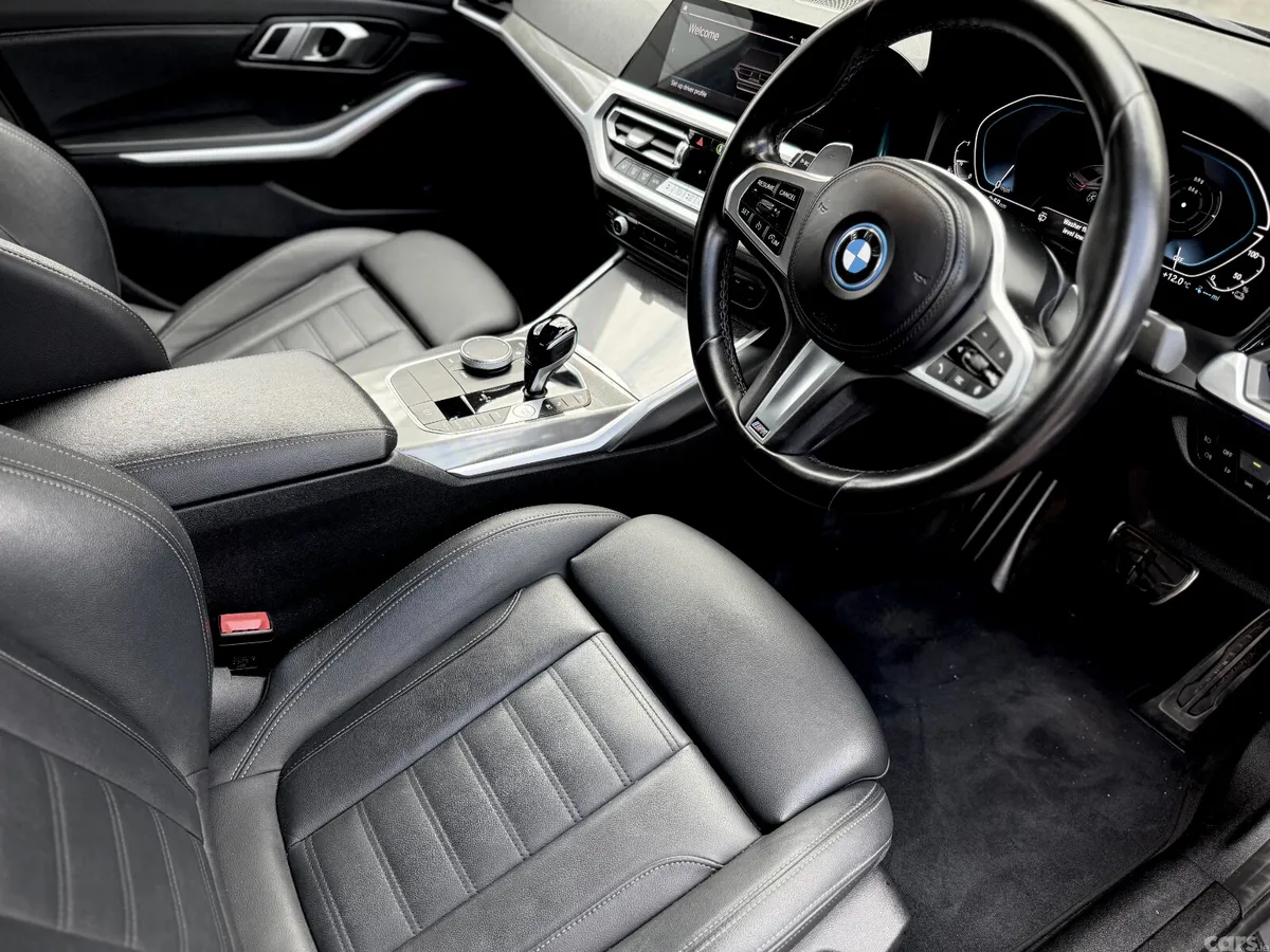 BMW 3-Series Saloon, Petrol Hybrid, 2022, Grey