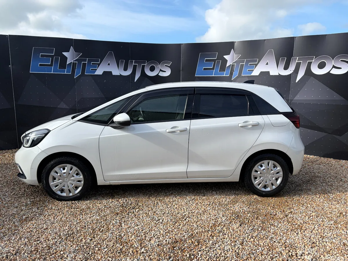 Honda Fit Hatchback, Petrol Hybrid, 2021, White