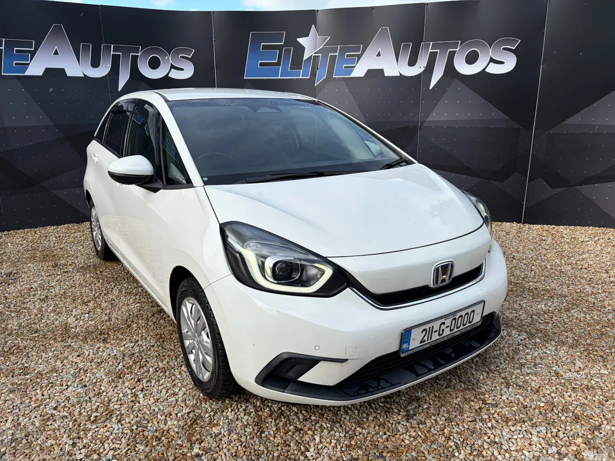 Honda Fit Hatchback, Petrol Hybrid, 2021, White