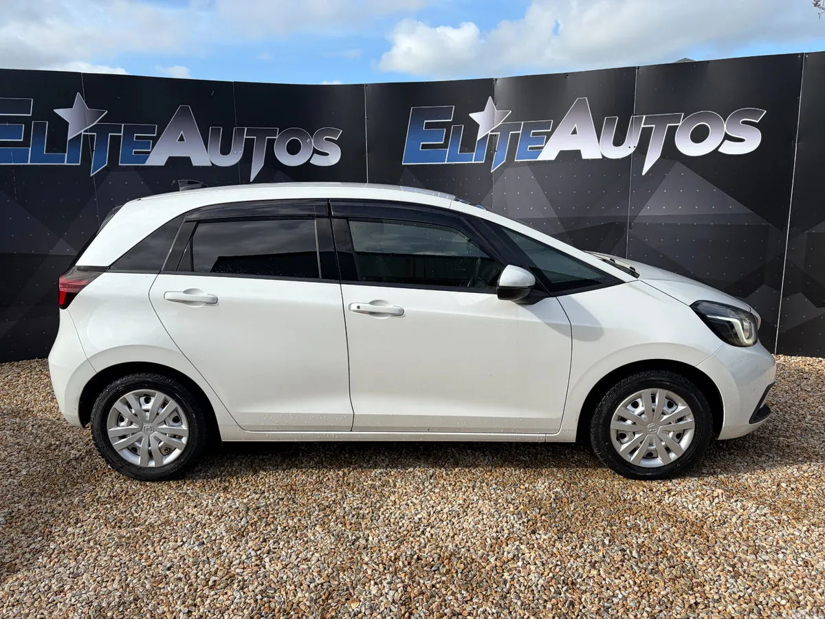 Honda Fit Hatchback, Petrol Hybrid, 2021, White
