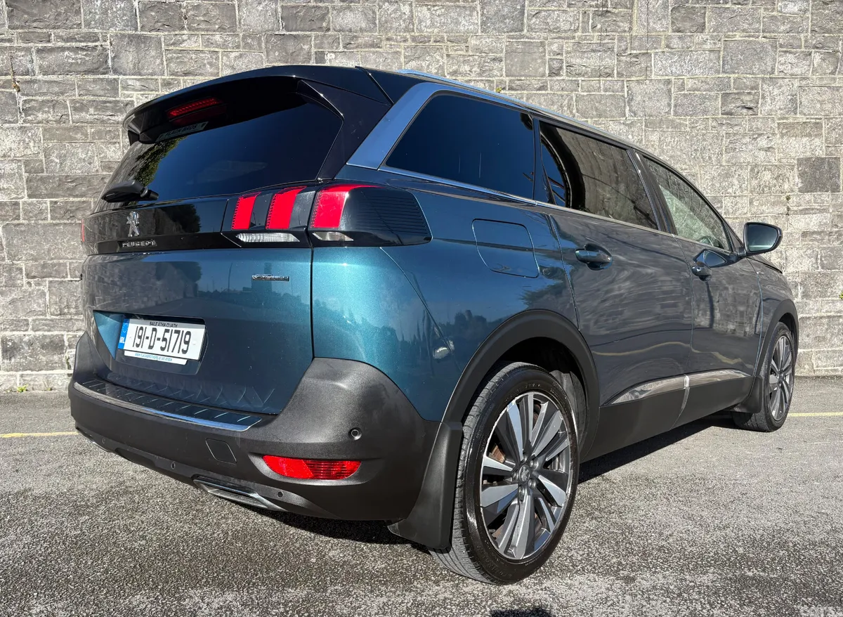 Peugeot 5008 MPV, Diesel, 2019, Green