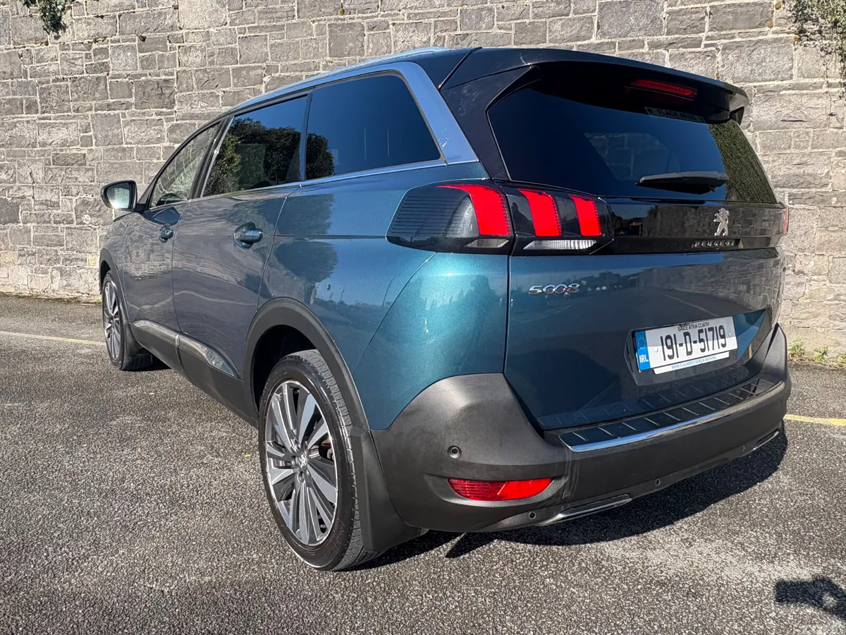 Peugeot 5008 MPV, Diesel, 2019, Green