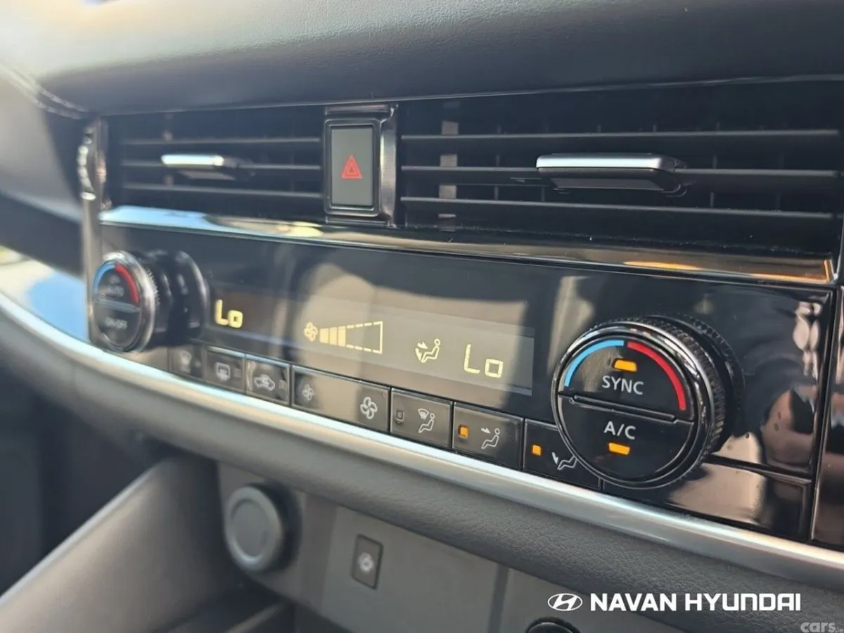 Nissan Qashqai MPV, Petrol Hybrid, 2023, Black