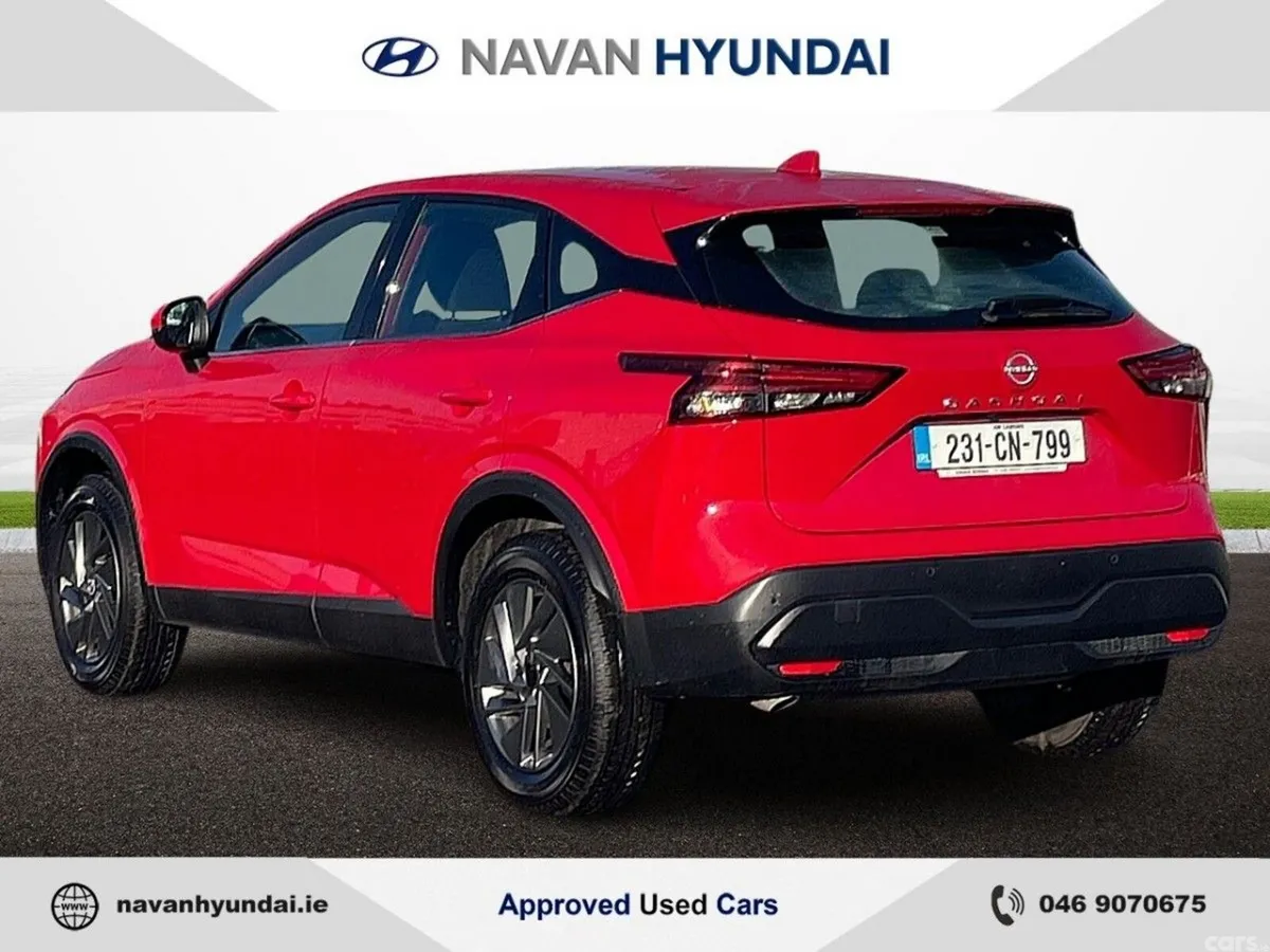 Nissan Qashqai MPV, Petrol Hybrid, 2023, Red