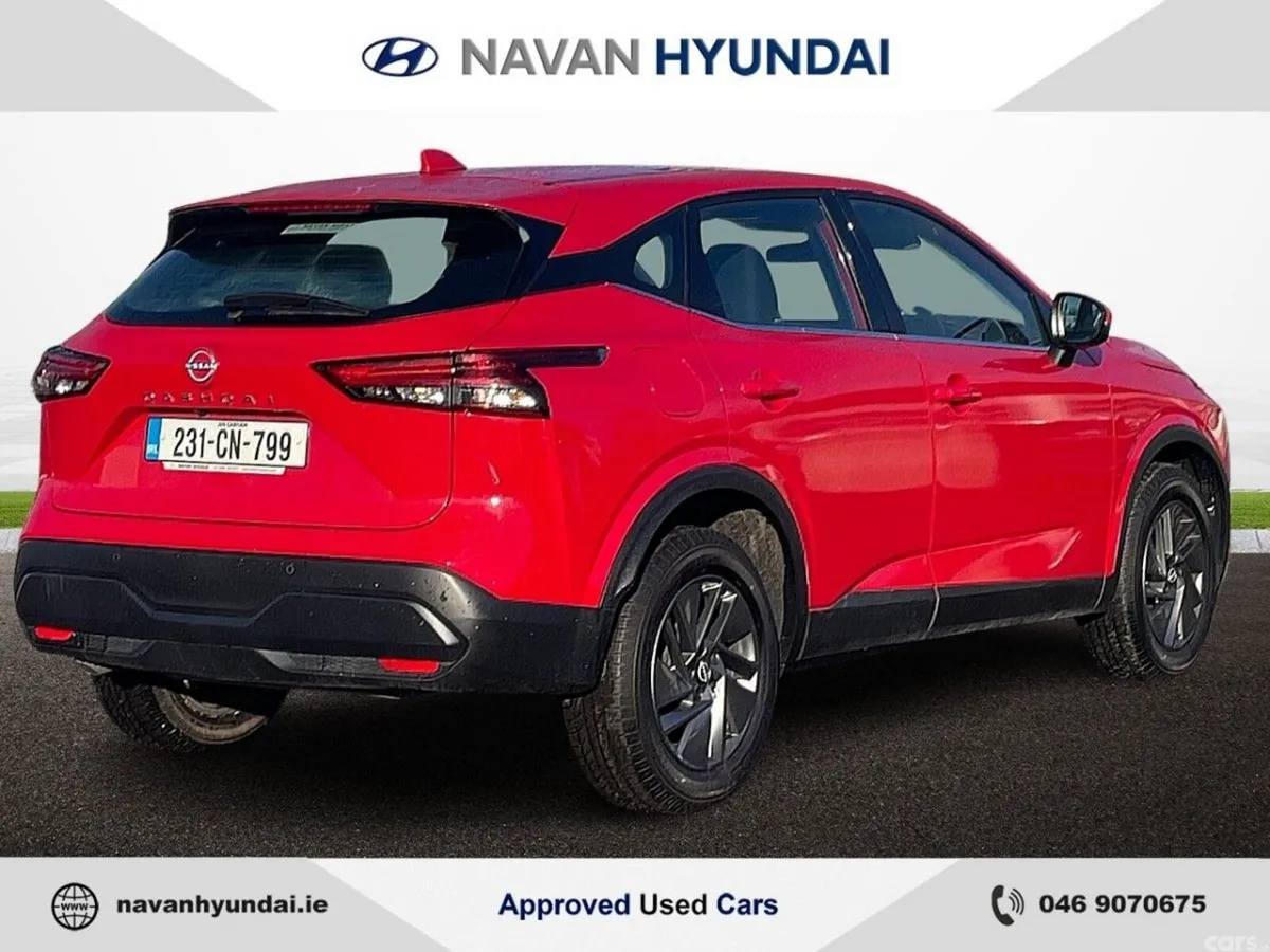 Nissan Qashqai MPV, Petrol Hybrid, 2023, Red