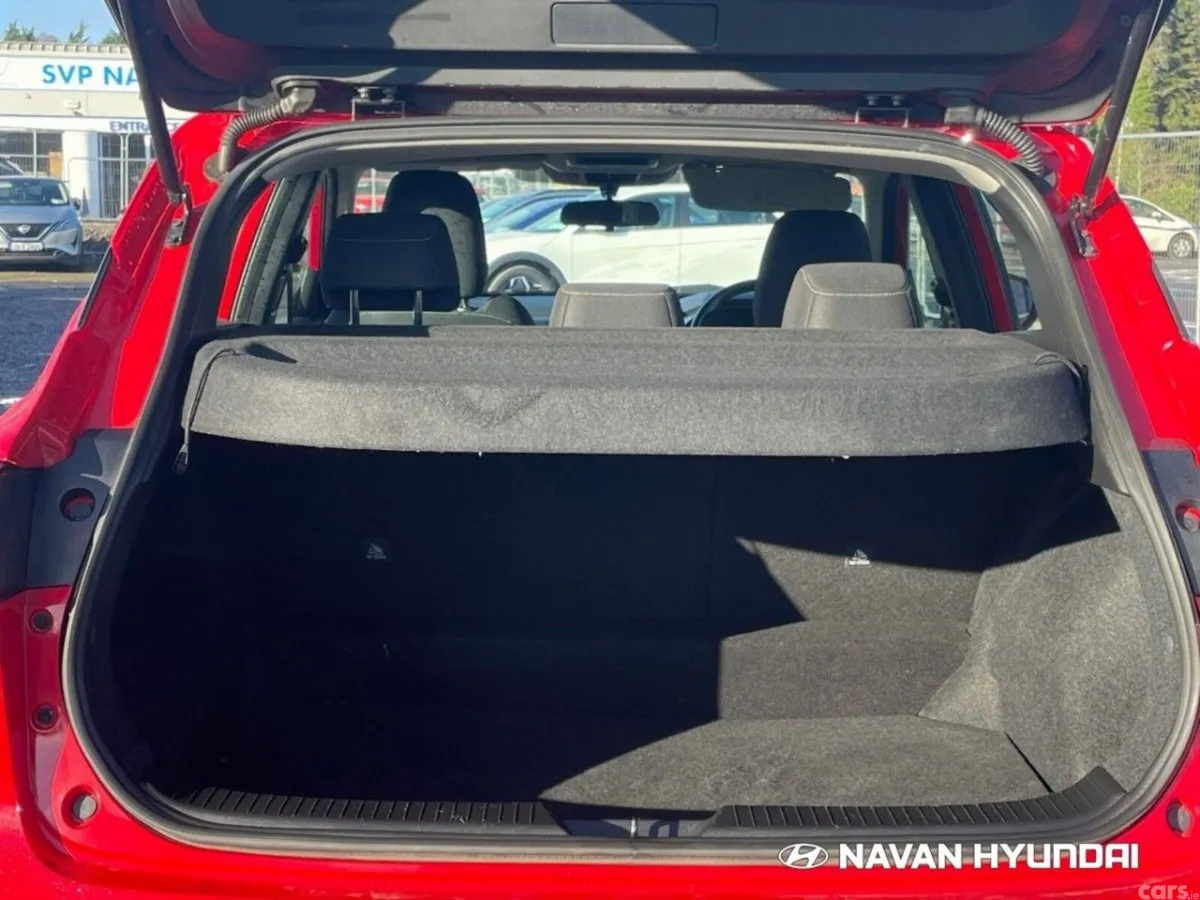 Nissan Qashqai MPV, Petrol Hybrid, 2023, Red