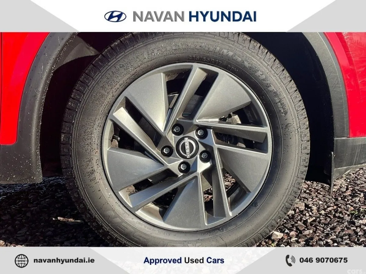 Nissan Qashqai MPV, Petrol Hybrid, 2023, Red