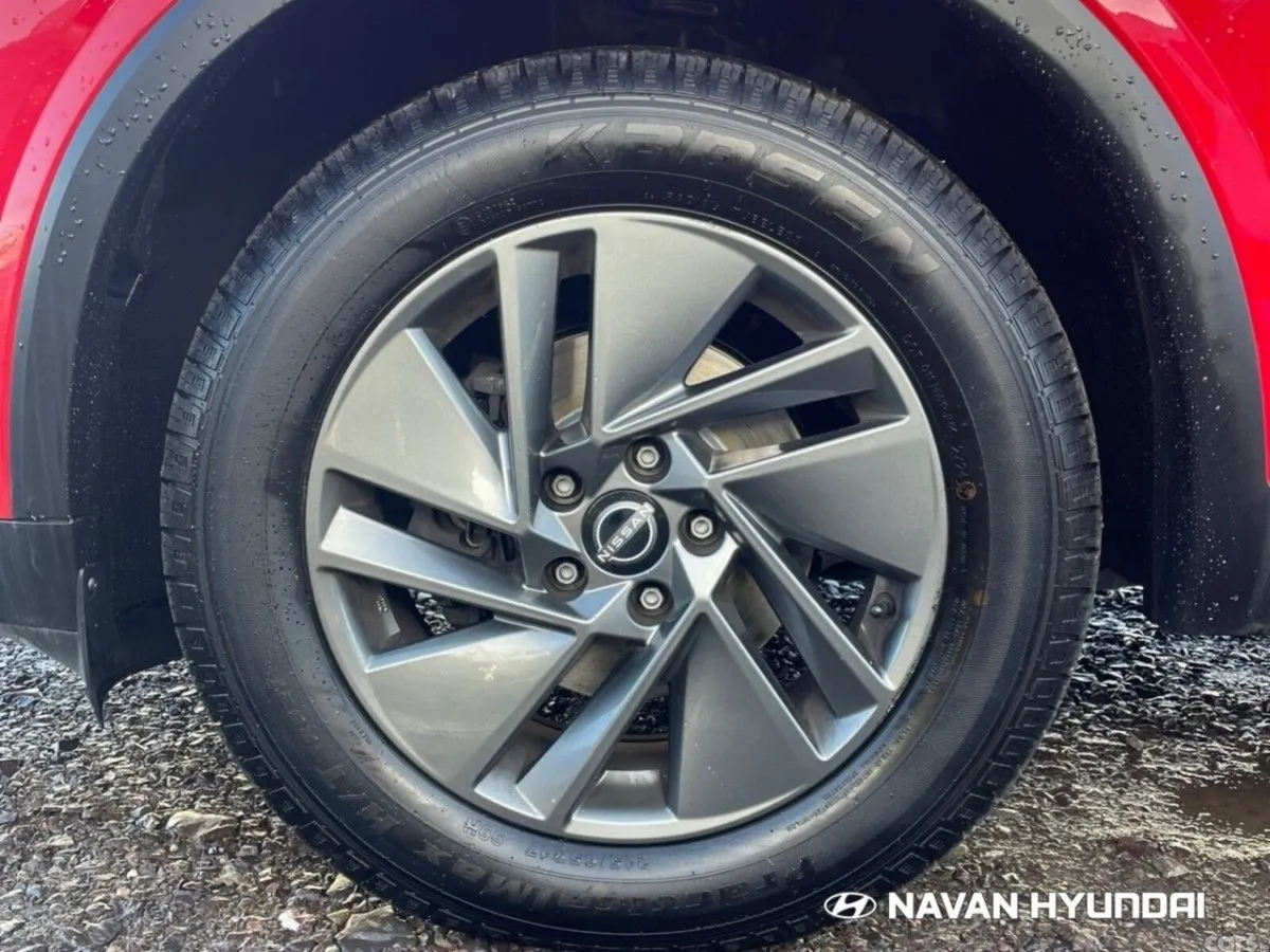 Nissan Qashqai MPV, Petrol Hybrid, 2023, Red