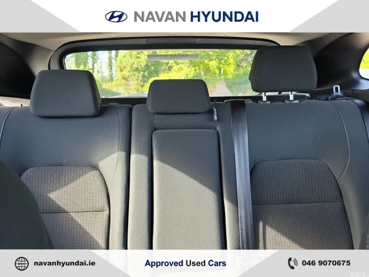 Nissan Qashqai MPV, Petrol Hybrid, 2023, Red