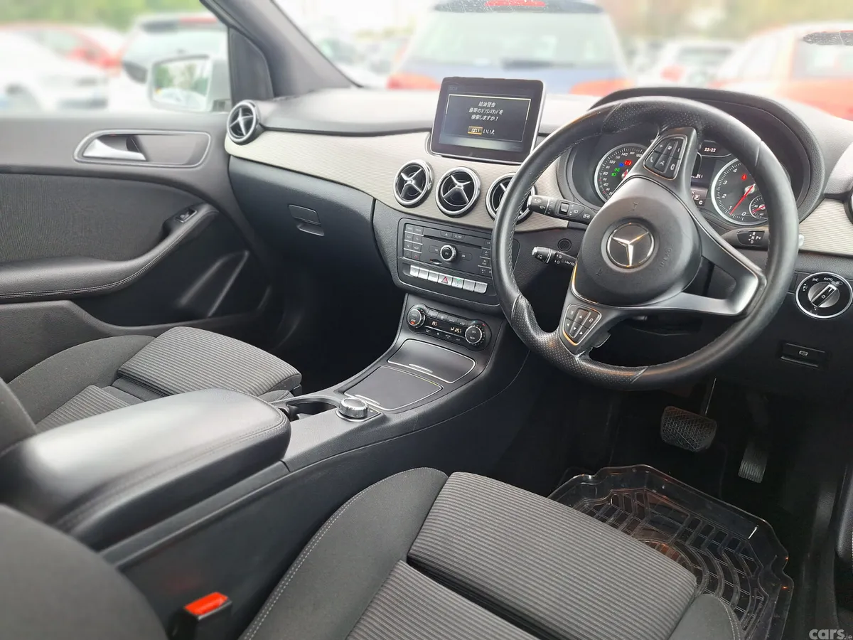 Mercedes-Benz B-Class Hatchback, Petrol, 2016, Silver