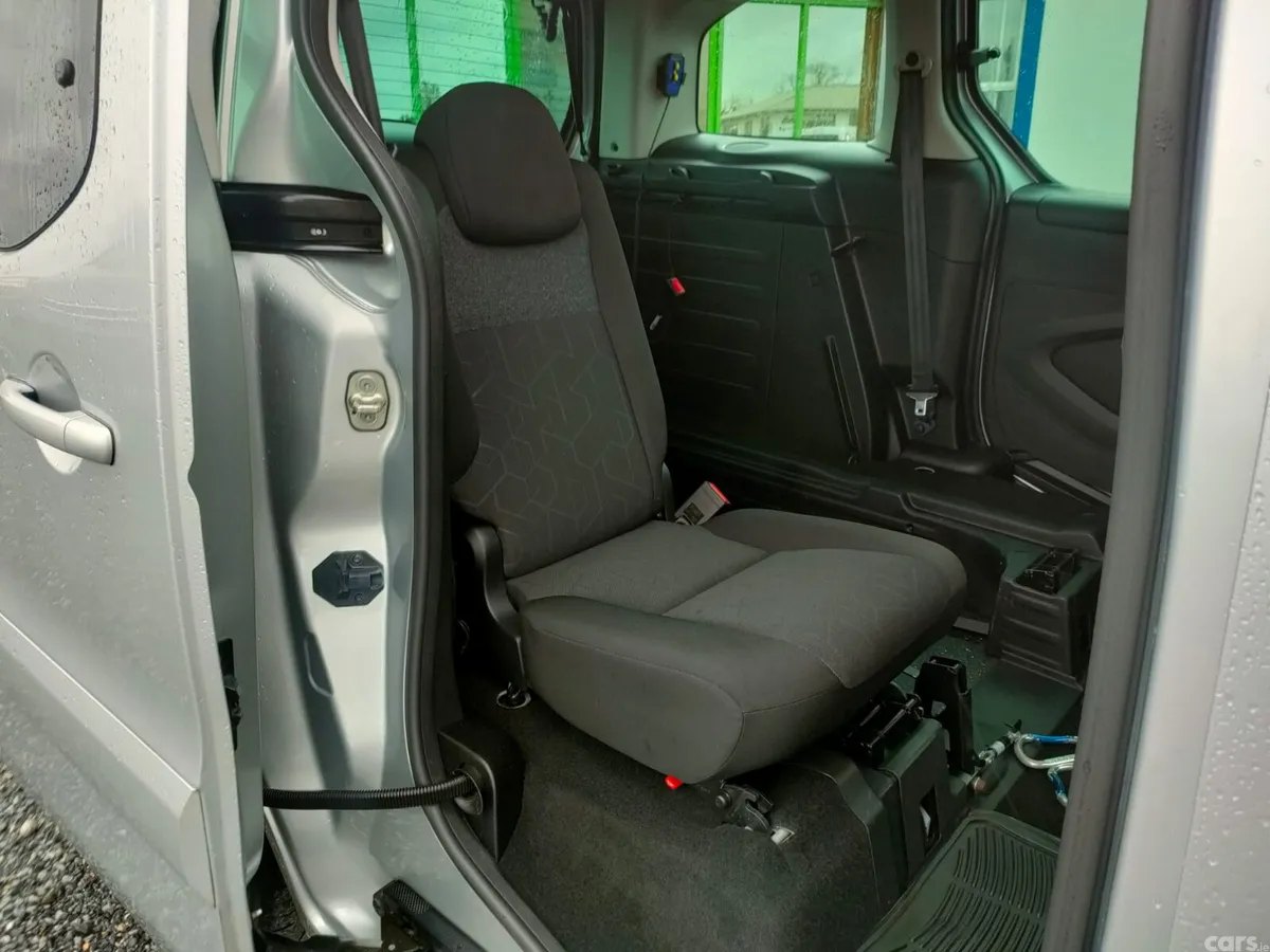 Peugeot Partner MPV, Diesel, 2018, Silver