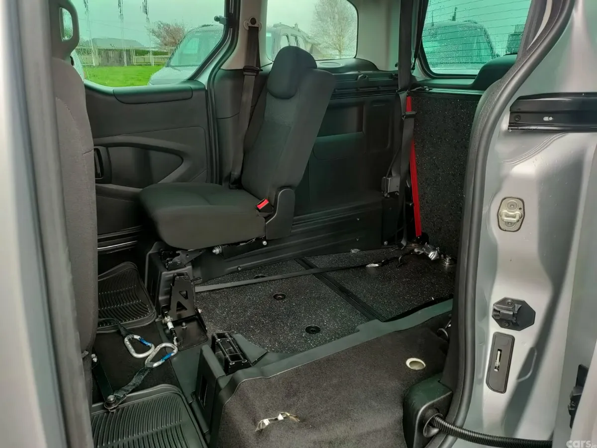 Peugeot Partner MPV, Diesel, 2018, Silver