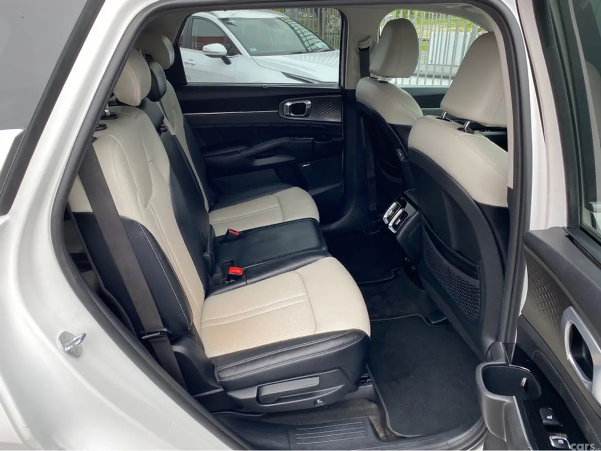 Kia Sorento MPV, Petrol Plug-in Hybrid, 2022, White