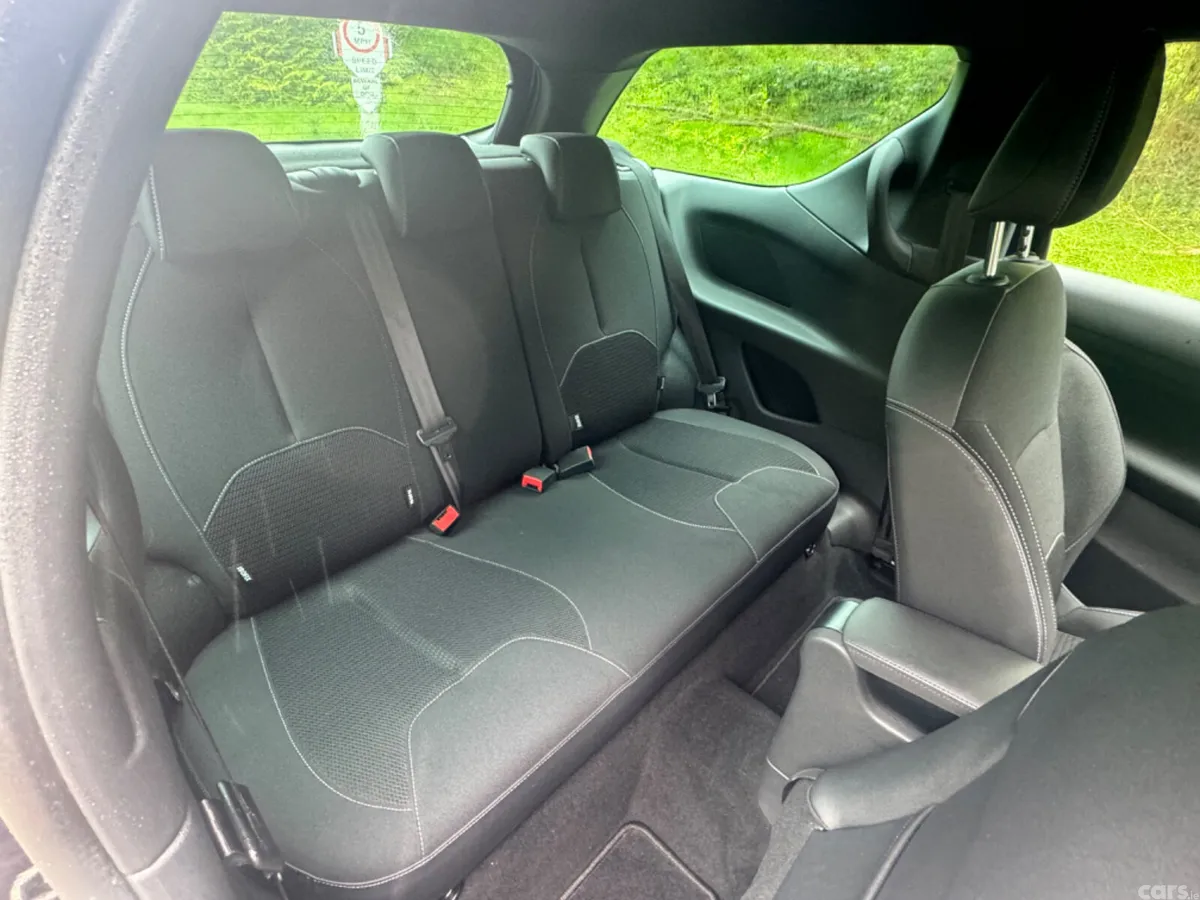 Citroen DS 3 Hatchback, Petrol, 2015, Navy