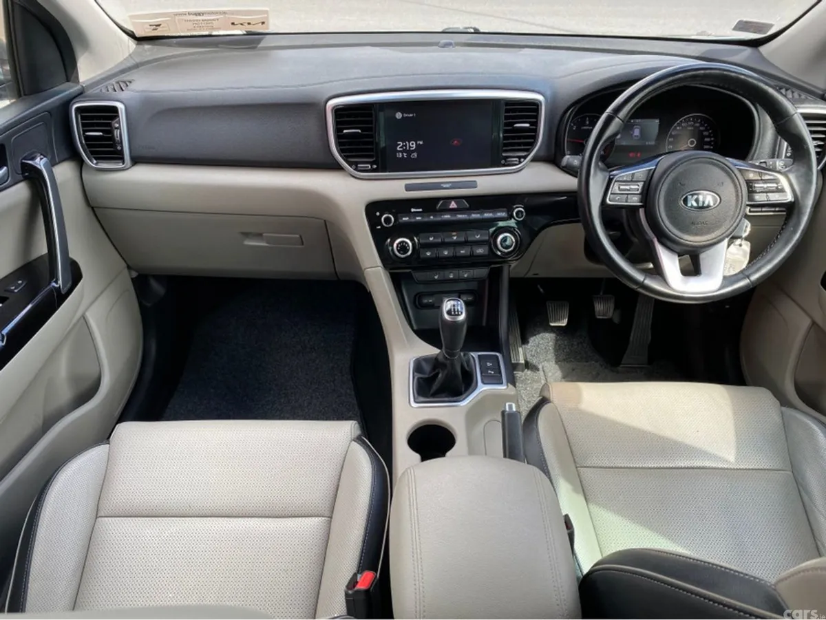 Kia Sportage MPV, Diesel, 2021, Grey