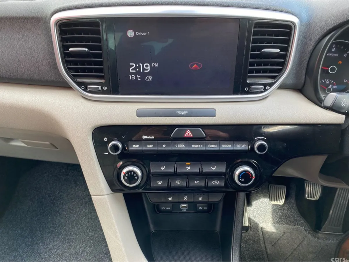 Kia Sportage MPV, Diesel, 2021, Grey