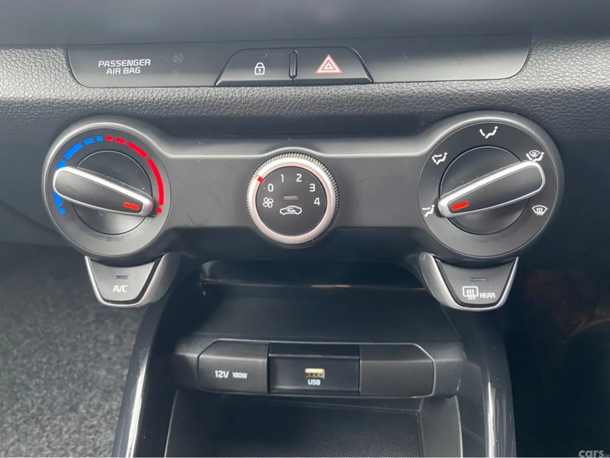 Kia Stonic Estate, Petrol, 2022, Grey