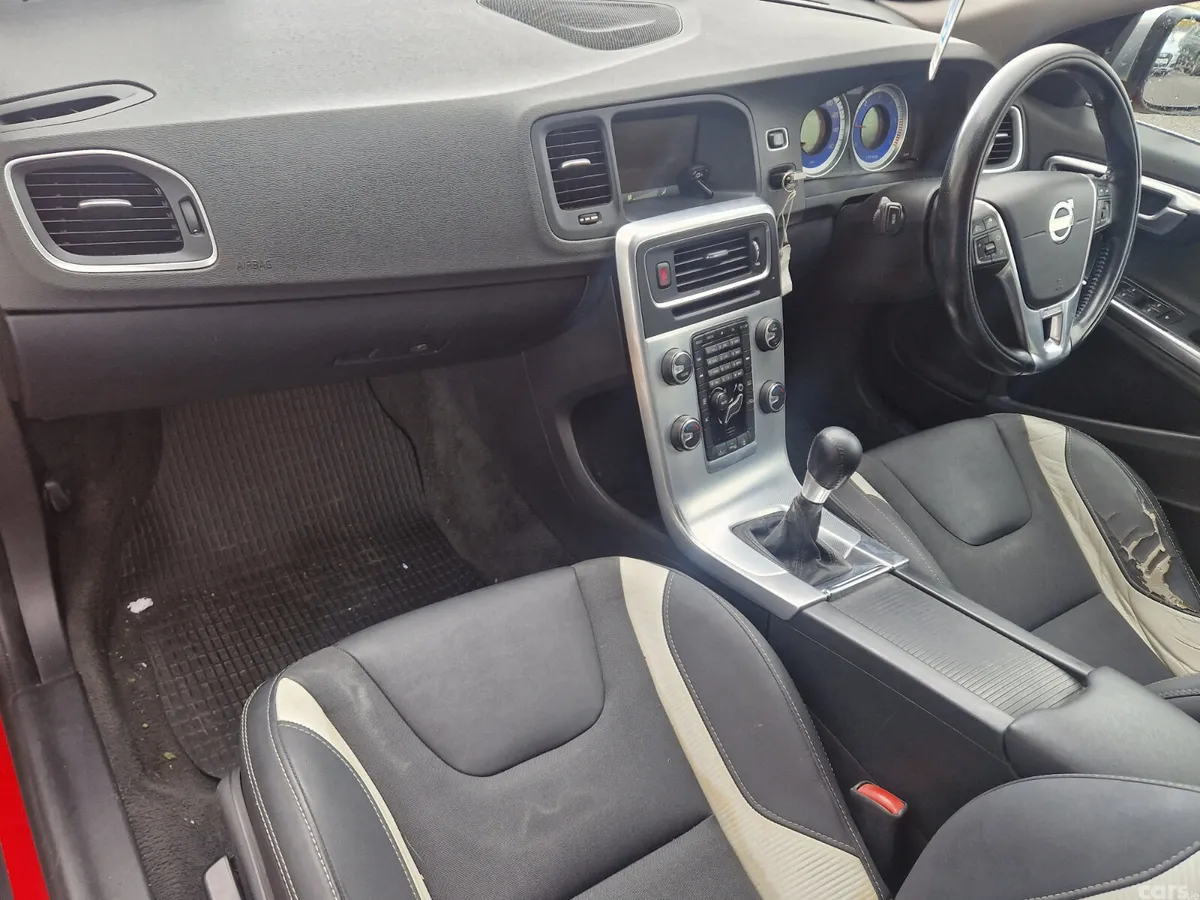 Volvo S60 Saloon, Diesel, 2011, Red