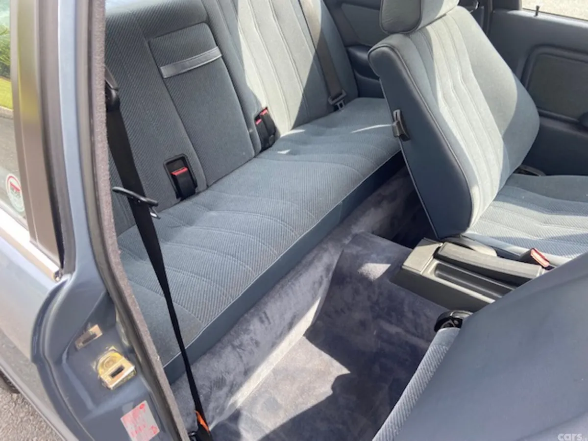 BMW 3-Series Saloon, Petrol, 1988, Blue