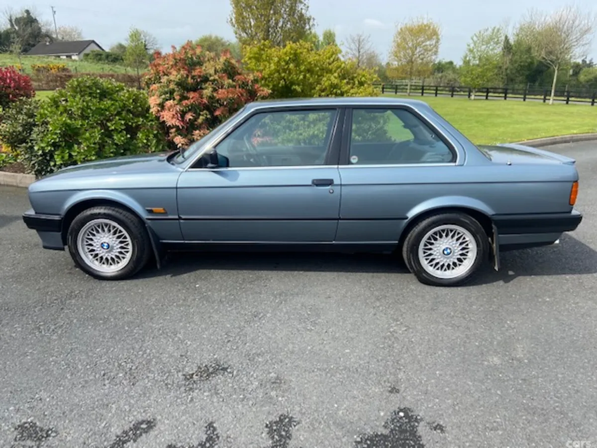 BMW 3-Series Saloon, Petrol, 1988, Blue